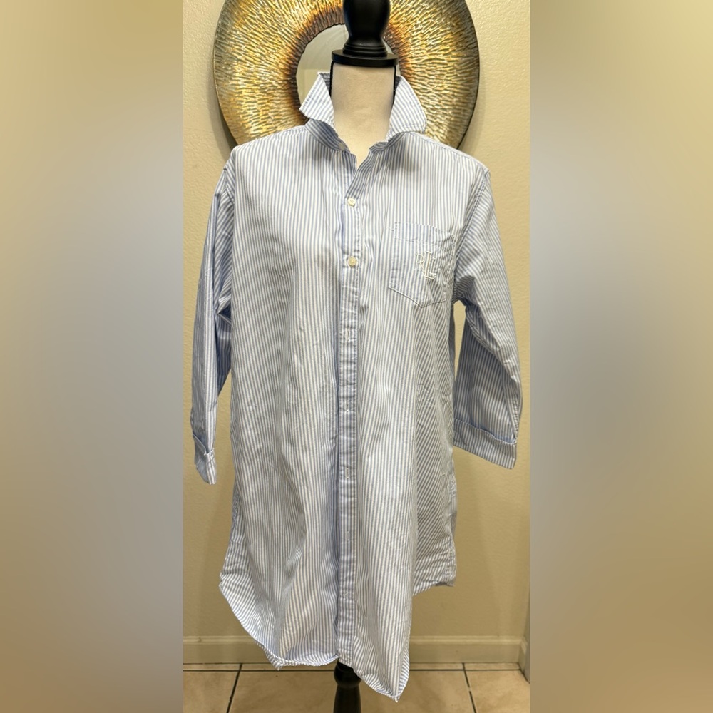 Ralph Lauren Blue and White Casual Button Down Shirt